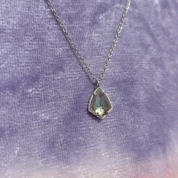 EUC [Kendra Scott] Cory Faceted Gray Translucent Stone Silver Pendant Necklace - Picture 8 of 12